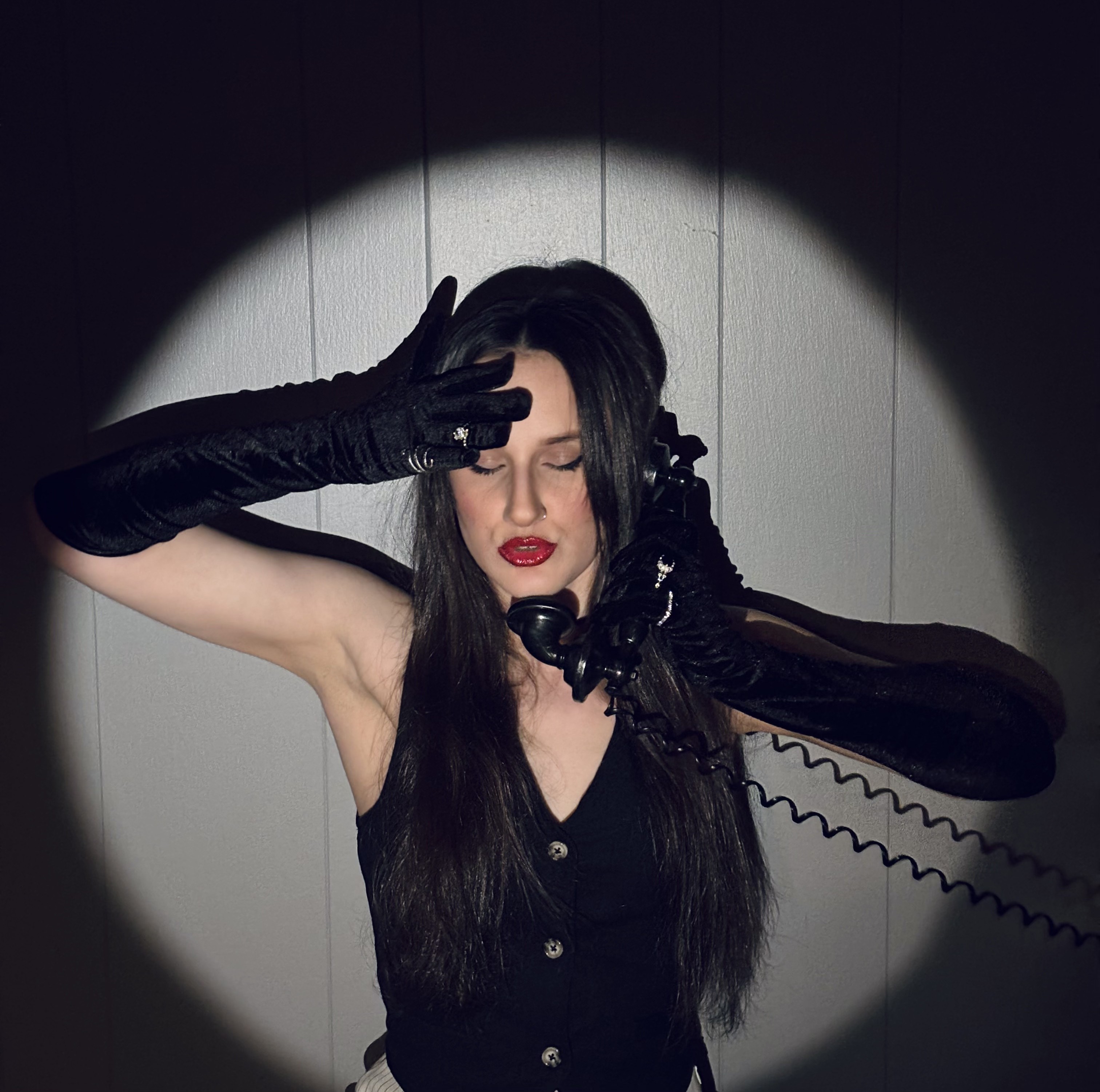 SPECTRA SPINS VINTAGE GLAMOUR INTO DARK POP