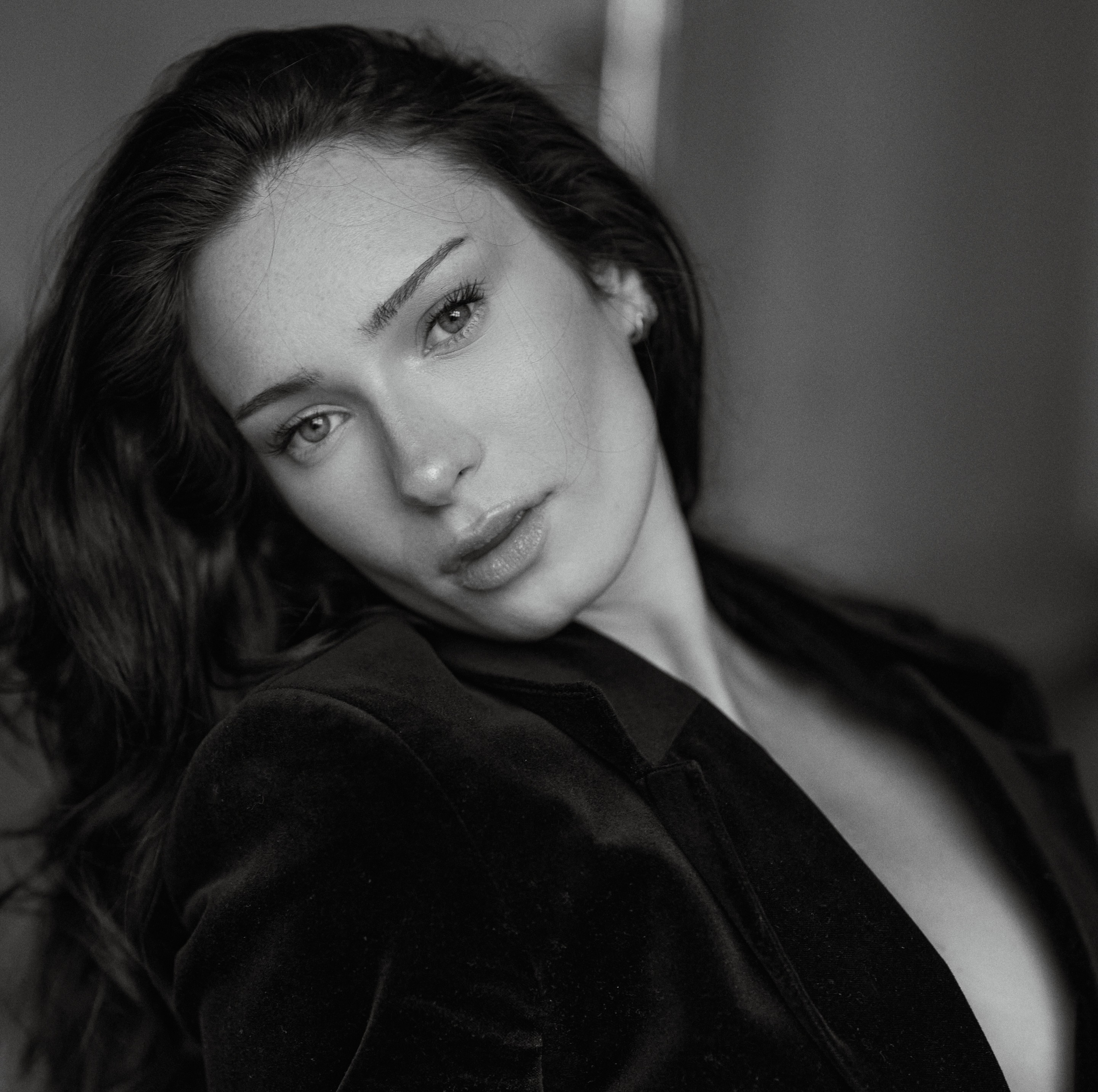 KATIE BELLE TURNS INSOMNIA INTO ELECTRIC ESCAPE