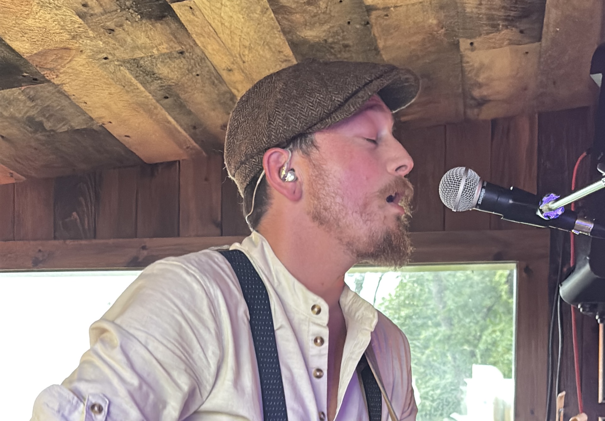 BRANDON FRIZZELL BREAKS THE SPELL IN DISTRACTED