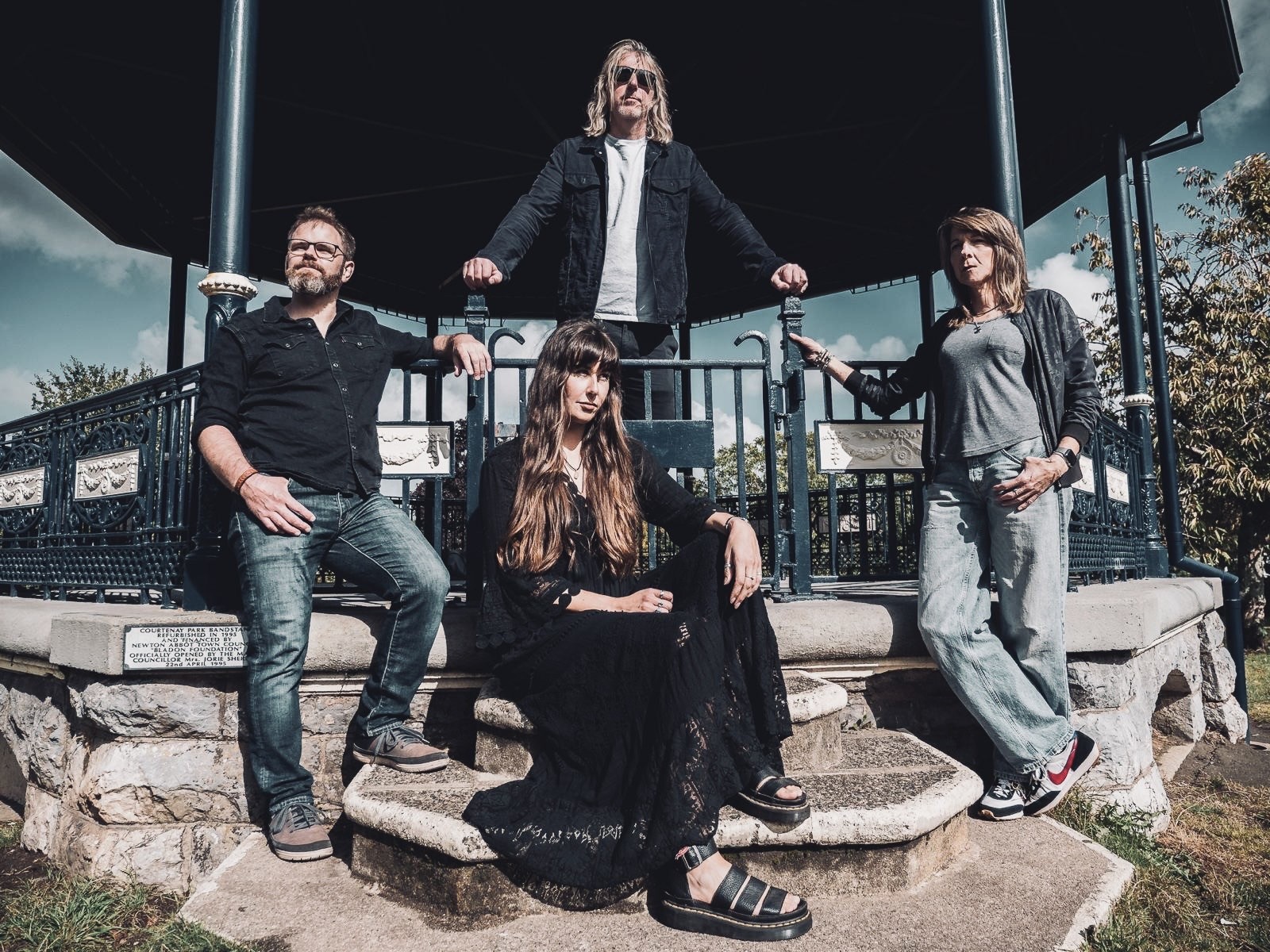 LOW WAVE DIVE DEEPER WITH POISON PEAR