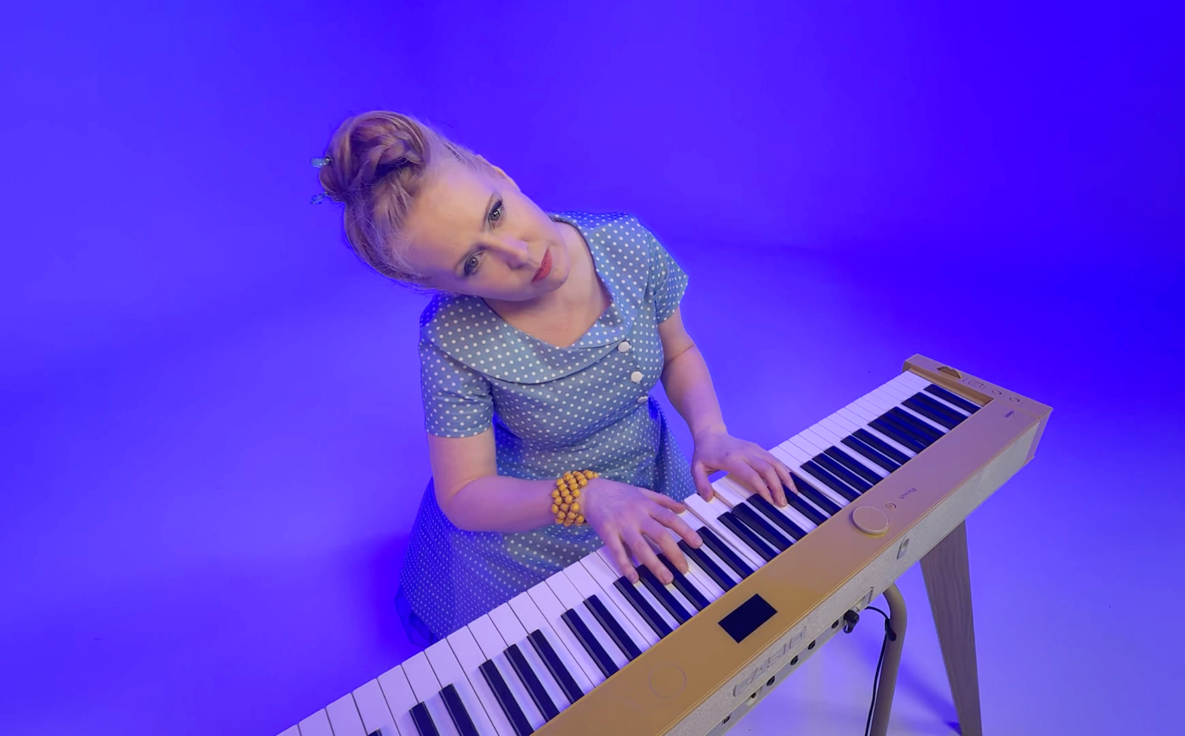 SPACE MEMORY EFFECT FINDS STILLNESS IN BLUE
